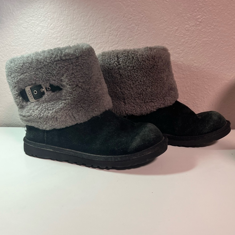 UGG Australia Ellee Black Genuine Fur Suede Winter Size 6 Boot #1001672 - Picture 6 of 6